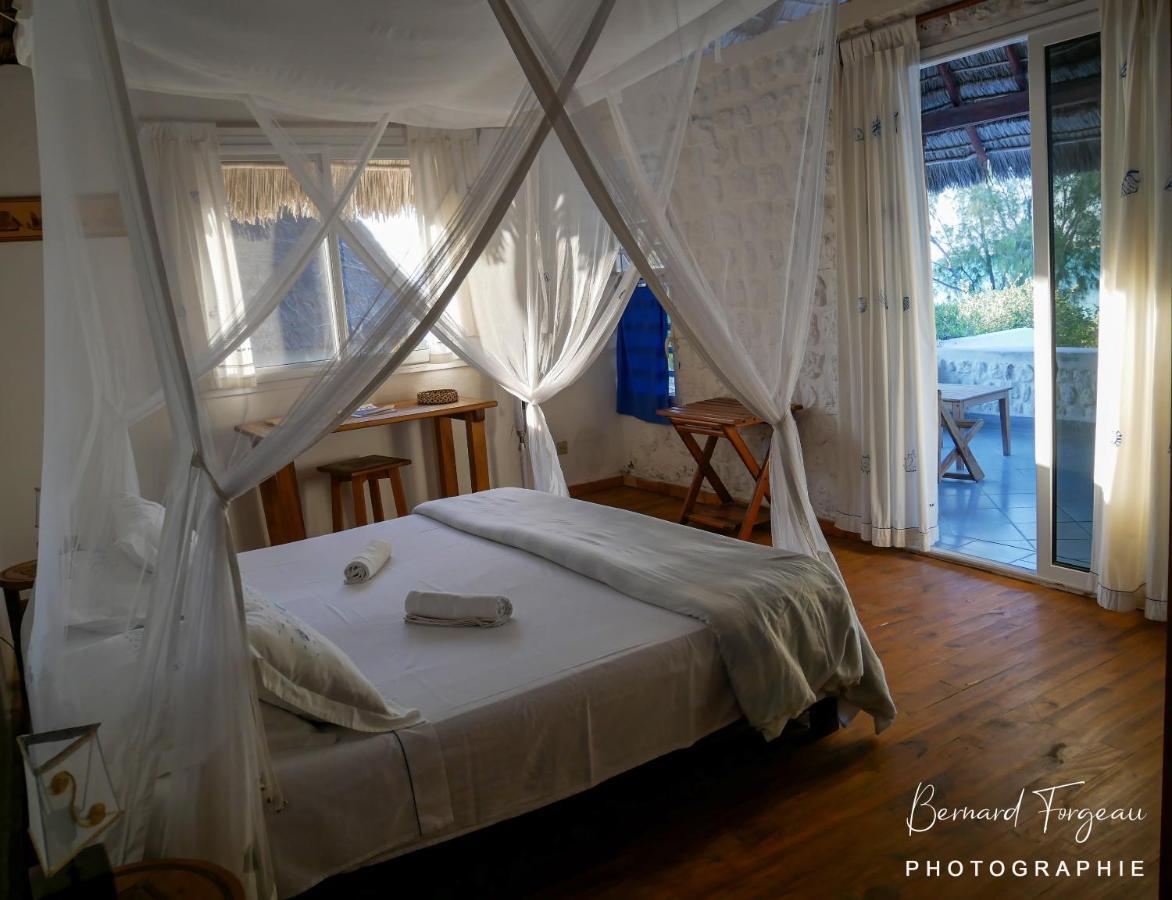 Salary Bay Hotel Tsifota Exterior photo